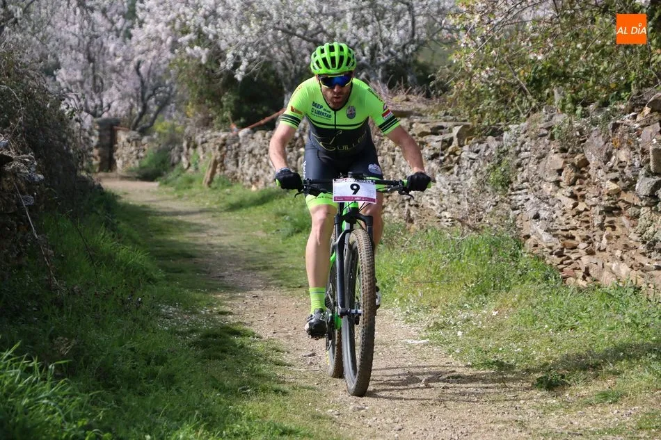 Foto 2 - Mois&eacute;s Due&ntilde;as se impone en Saucelle en la segunda prueba del I Open BTT de Castilla y Le&oacute;n  