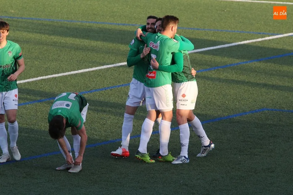 Foto 11 - El mejor Guijuelo de la temporada vence con autoridad al Sanse (3-0)
