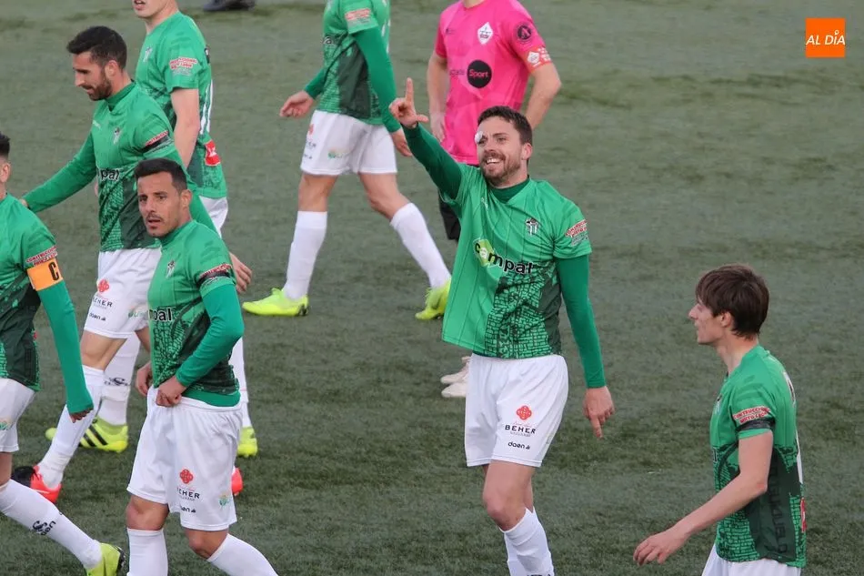 Foto 3 - El mejor Guijuelo de la temporada vence con autoridad al Sanse (3-0)