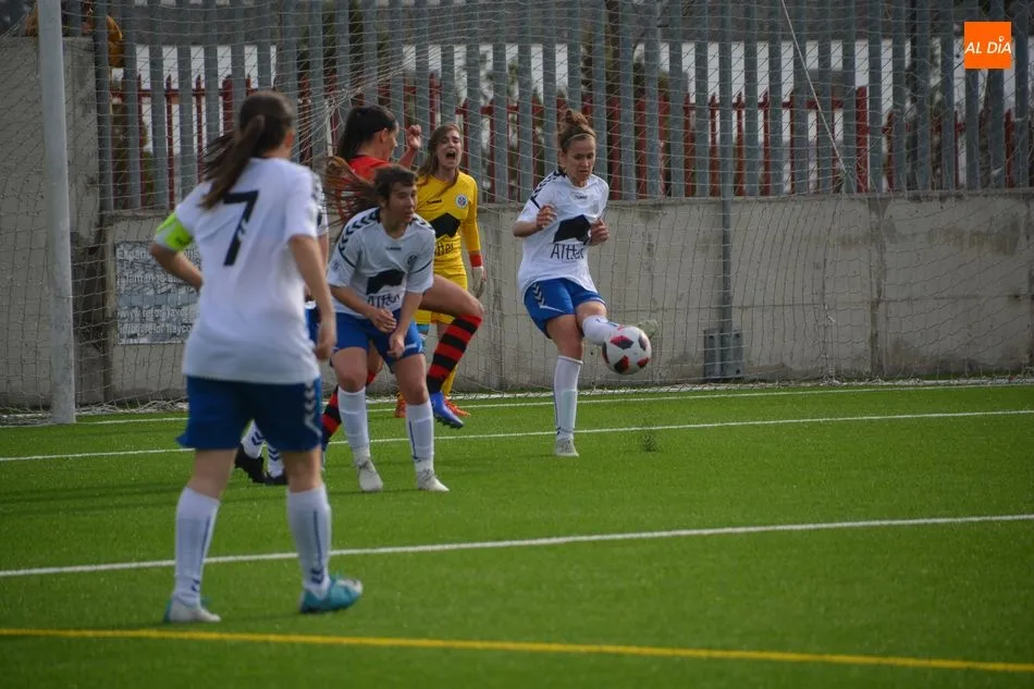 Foto 9 - El Salamanca FF tampoco puede puntuar frente al Torrelodones (1-2)