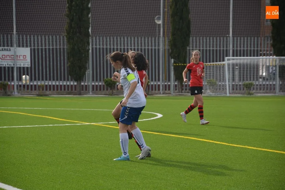 Foto 4 - El Salamanca FF tampoco puede puntuar frente al Torrelodones (1-2)