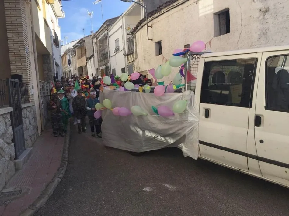 Foto 10 - Animado desfile y concurso de disfraces de Domingo de Carnaval en Villarino  