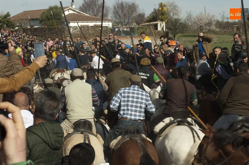Foto 5 - Decenas de miles de personas presencian el mejor encierro a caballo de los &uacute;ltimos a&ntilde;os  
