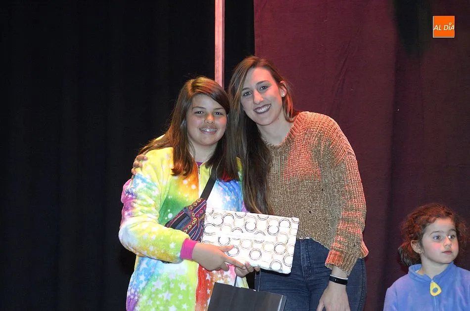 Foto 7 - Los ni&ntilde;os conquistan con sus disfraces el Teatro Nuevo  