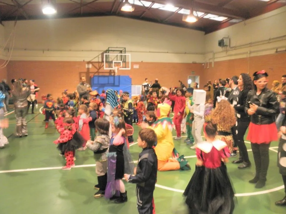 Foto 4 - Fiesta de Carnaval en el CEIP Miguel Hern&aacute;ndez de Santa Marta  