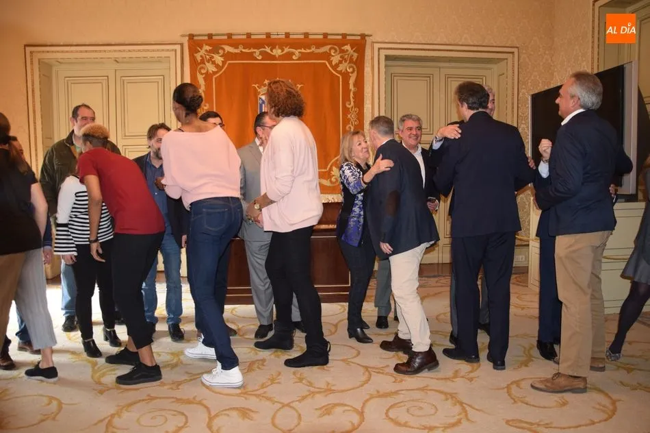 Foto 5 - El Perfumer&iacute;as Avenida, recibido con honores en el Ayuntamiento por ganar la Copa de la Reina
