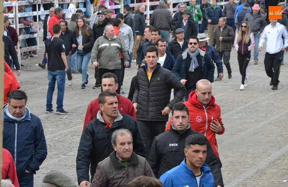 Foto 7 - Un encierro fugaz y casi compacto da paso a una buena capea que incluy&oacute; dos puertas gayolas  