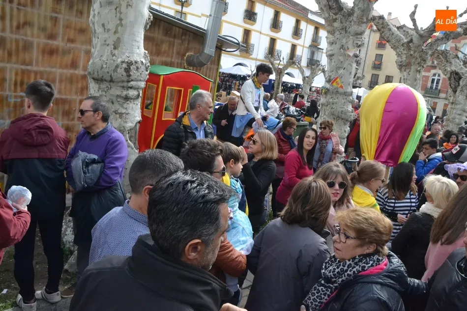 Foto 11 - Las pe&ntilde;as de la Plazuela del Buen Alcalde invitan a comer un a&ntilde;o m&aacute;s patatas mene&aacute;s  