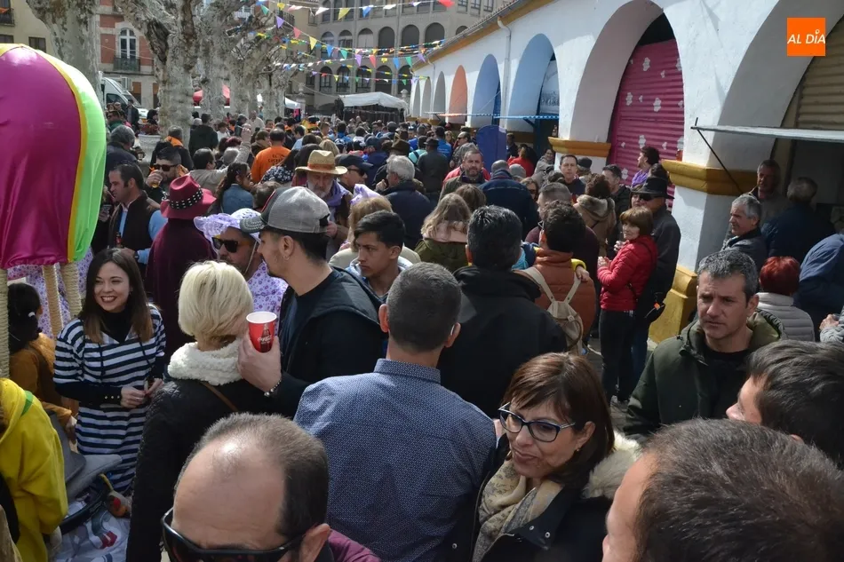 Foto 10 - Las pe&ntilde;as de la Plazuela del Buen Alcalde invitan a comer un a&ntilde;o m&aacute;s patatas mene&aacute;s  