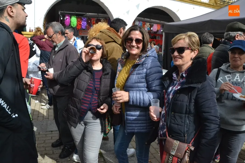 Foto 6 - Las pe&ntilde;as de la Plazuela del Buen Alcalde invitan a comer un a&ntilde;o m&aacute;s patatas mene&aacute;s  