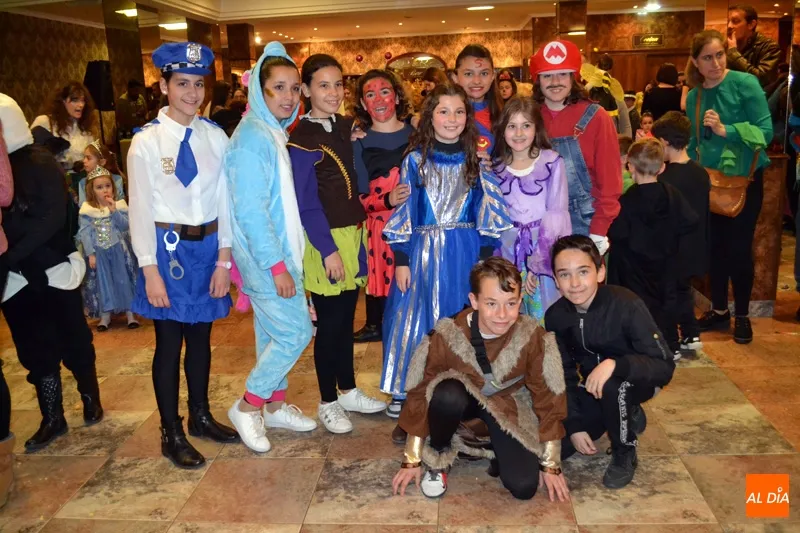 Foto 7 - Los m&aacute;s peque&ntilde;os y sus personajes favoritos protagonizan un animado baile infantil de Carnaval