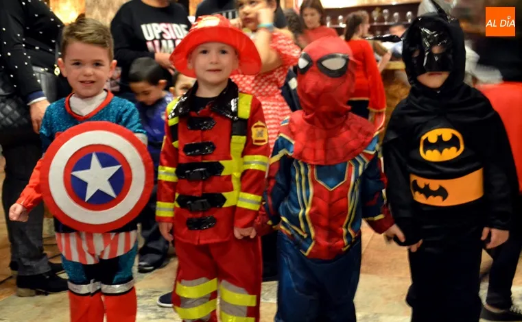 Foto 6 - Los m&aacute;s peque&ntilde;os y sus personajes favoritos protagonizan un animado baile infantil de Carnaval