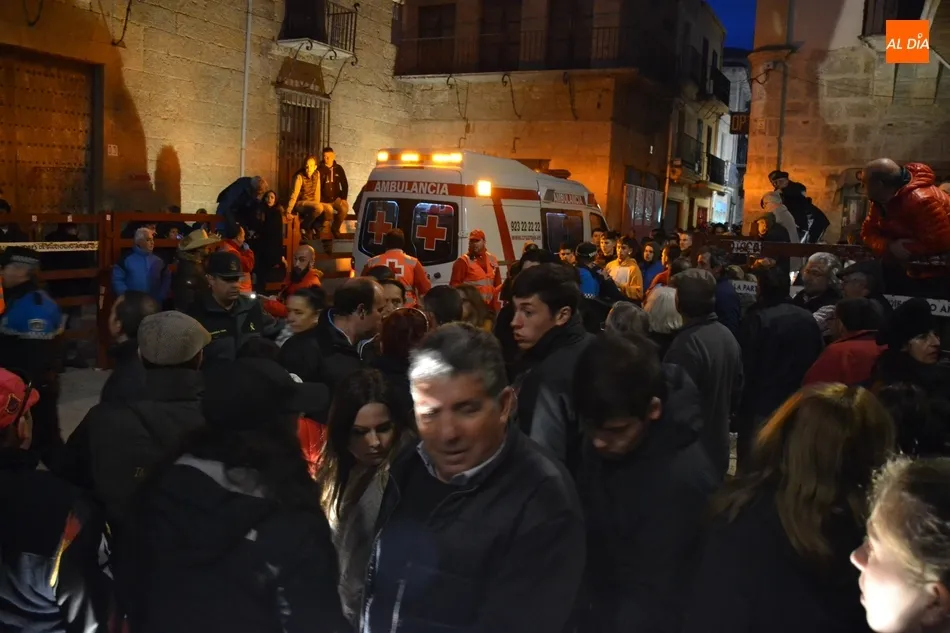 Foto 3 - Los astados de El Canario despiden una buena jornada taurina dejando un herido muy grave  