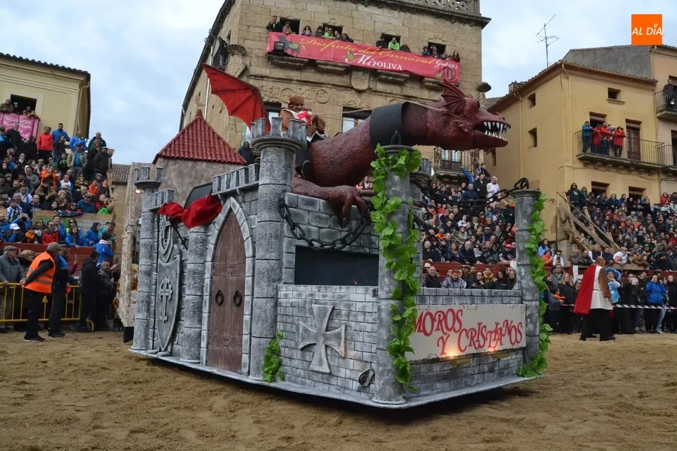 El desfile de carrozas marca mínimo con un único participante... que ‘casi’ no sale  