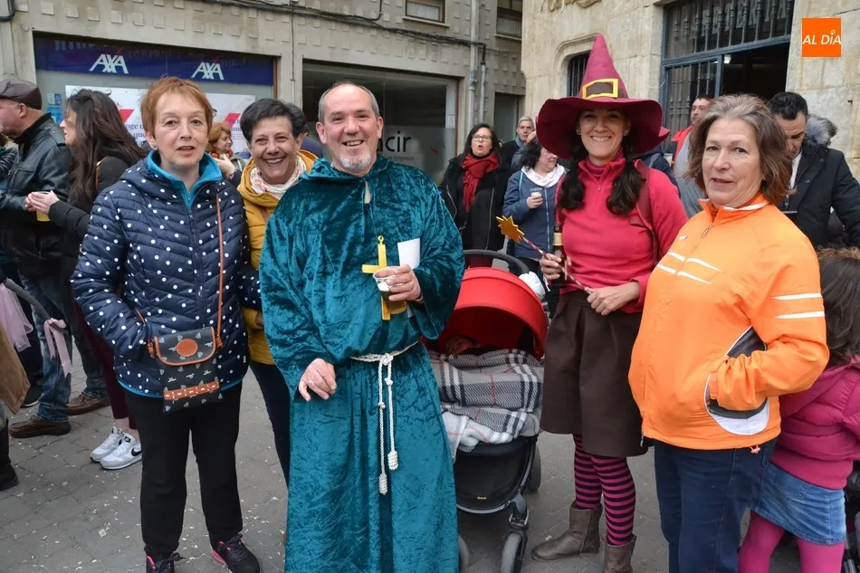 Foto 9 - El desfile de carrozas marca m&iacute;nimo con un &uacute;nico participante... que &lsquo;casi&rsquo; no sale  