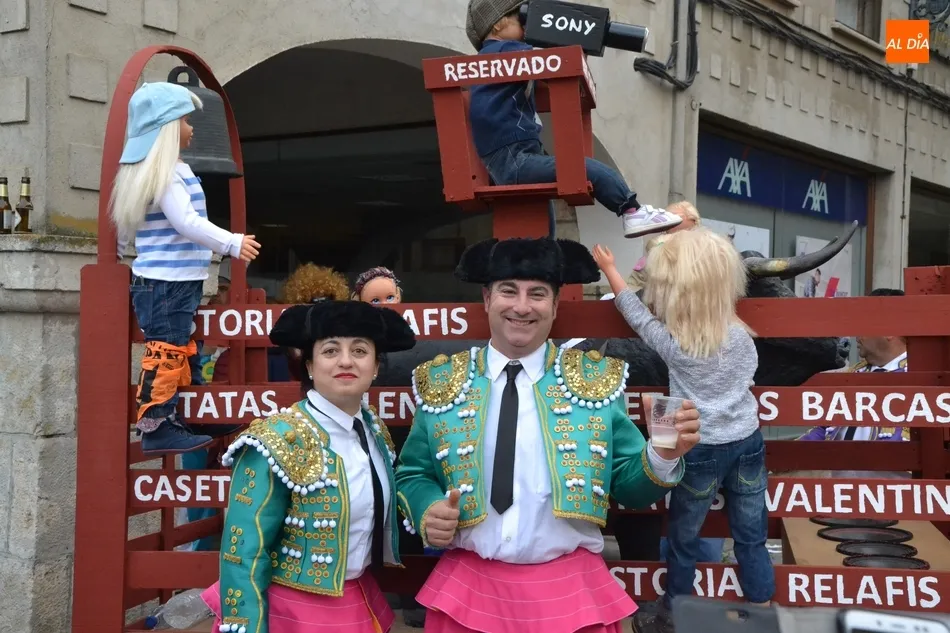 Foto 7 - El desfile de carrozas marca m&iacute;nimo con un &uacute;nico participante... que &lsquo;casi&rsquo; no sale  