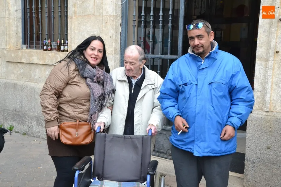Foto 8 - El desfile de carrozas marca m&iacute;nimo con un &uacute;nico participante... que &lsquo;casi&rsquo; no sale  