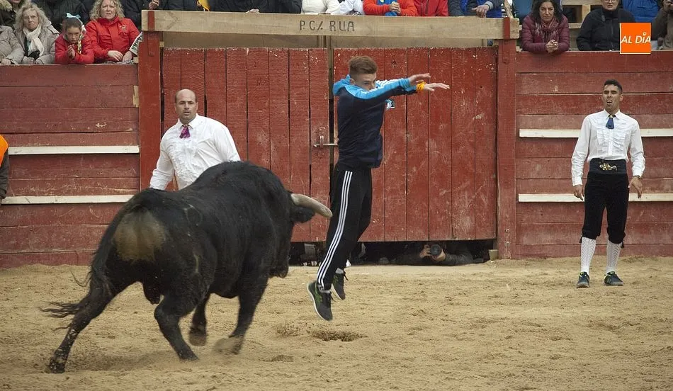 Foto 8 - El espect&aacute;culo de los recortes se hace de nuevo un hueco formal en la Plaza Mayor  