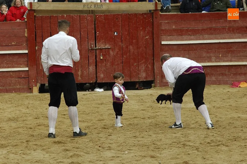 Foto 3 - El espect&aacute;culo de los recortes se hace de nuevo un hueco formal en la Plaza Mayor  