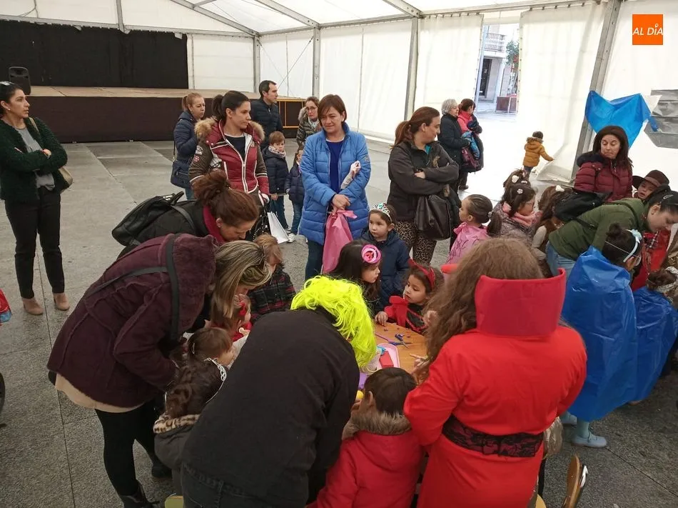 Foto 10 - Los talleres de carnaval anticipan el gran concurso de esta noche