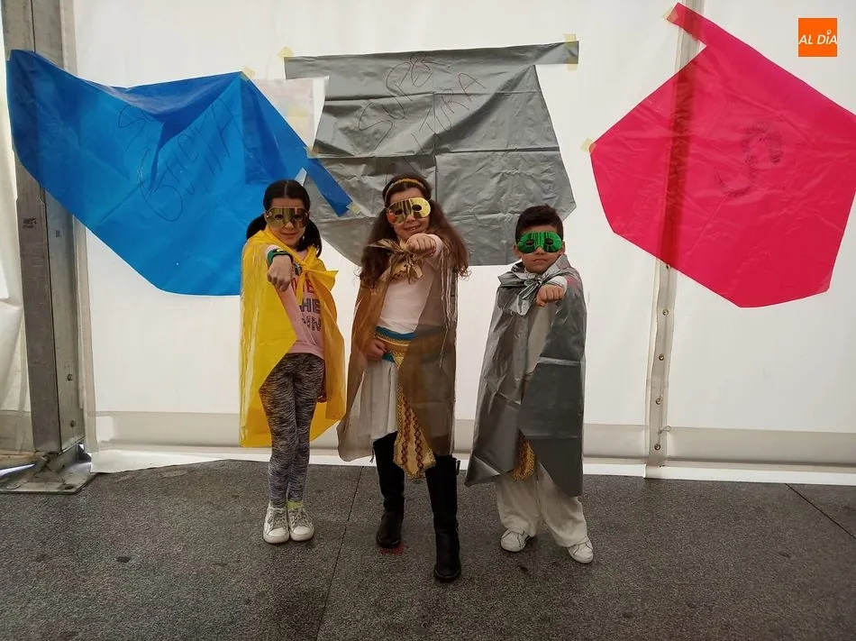 Foto 6 - Los talleres de carnaval anticipan el gran concurso de esta noche
