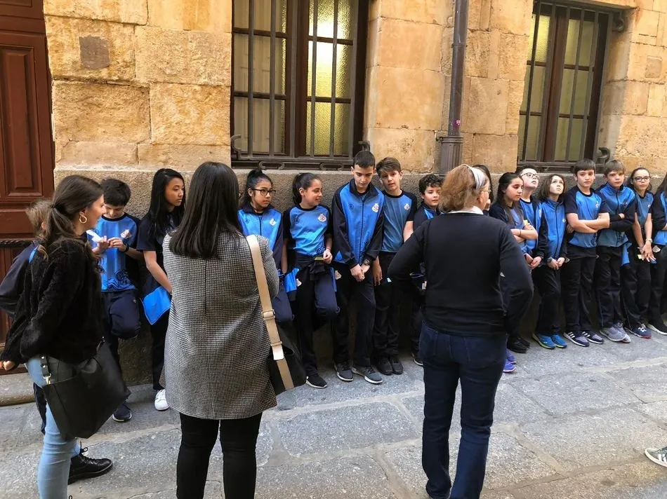 Foto 8 - Los alumnos del Colegio San Juan Bosco realizan un itinerario guiado en ingl&eacute;s por la ciudad  
