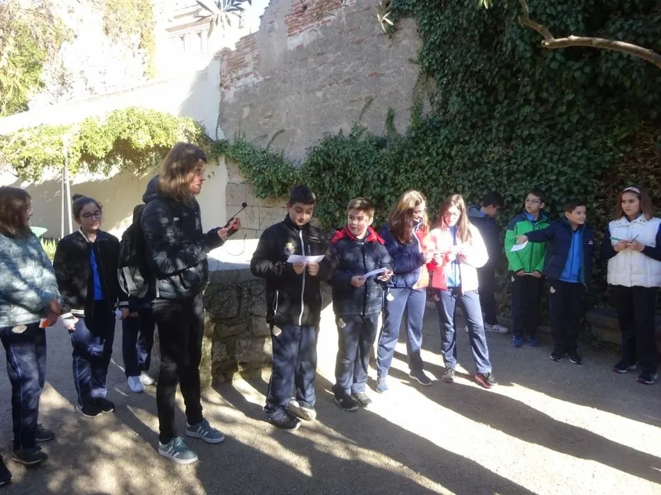Foto 7 - Los alumnos del Colegio San Juan Bosco realizan un itinerario guiado en ingl&eacute;s por la ciudad  
