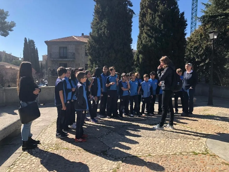 Foto 4 - Los alumnos del Colegio San Juan Bosco realizan un itinerario guiado en ingl&eacute;s por la ciudad  