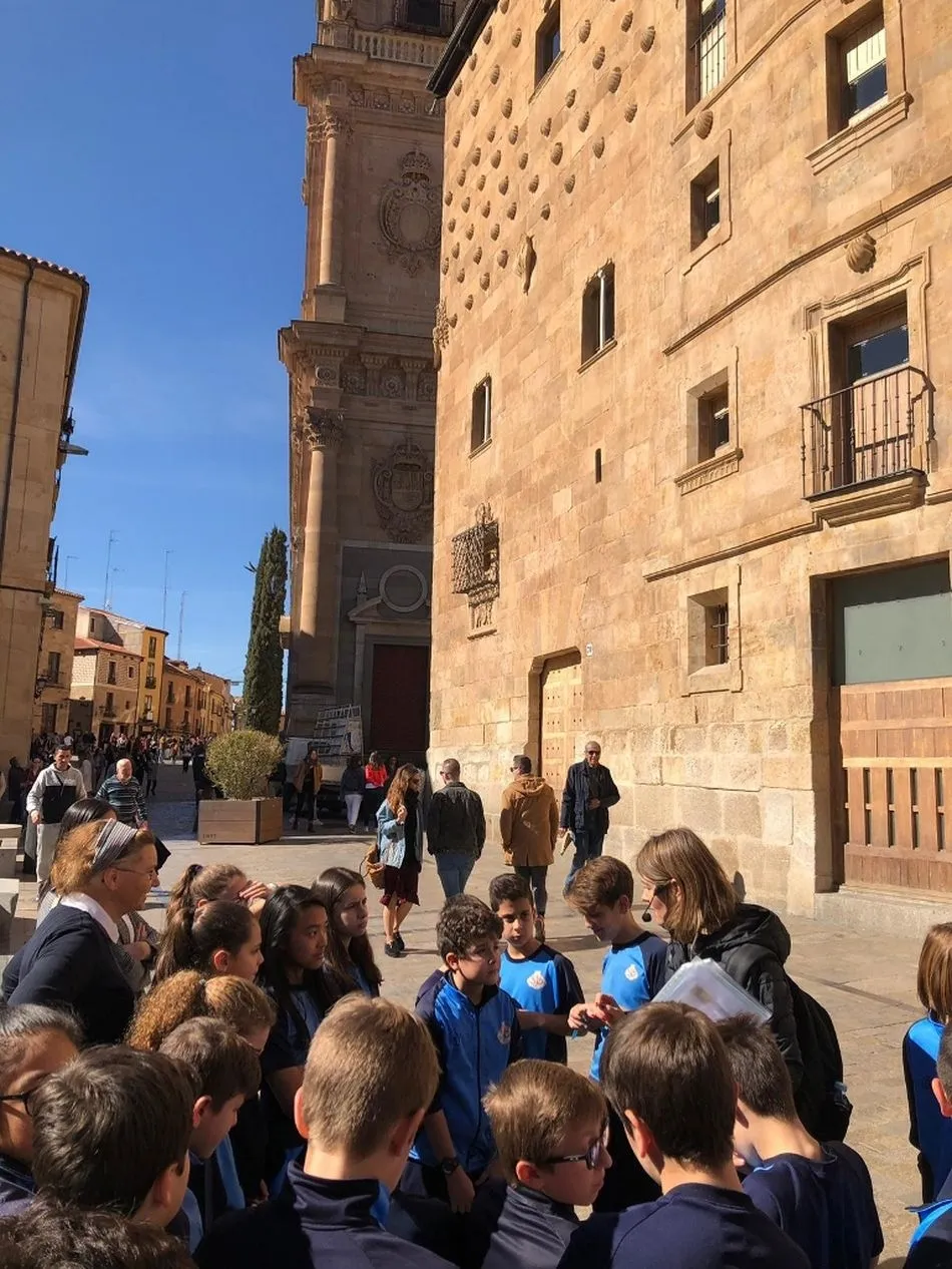 Foto 3 - Los alumnos del Colegio San Juan Bosco realizan un itinerario guiado en ingl&eacute;s por la ciudad  
