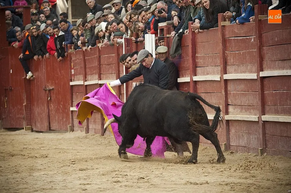 José Luis Ramos con el capote / Foto: Adrián Martín