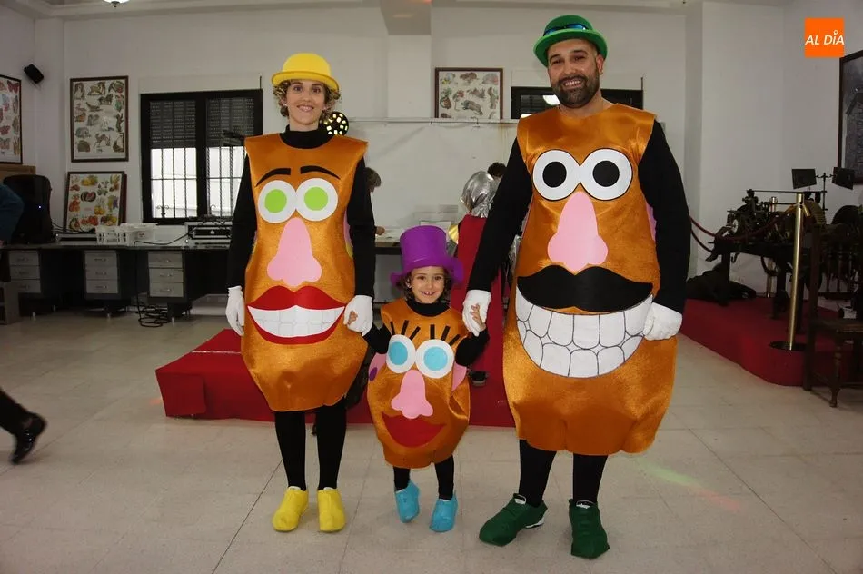 Foto 7 - Los m&aacute;s peque&ntilde;os de Ledrada disfrutan del carnaval