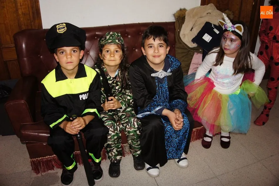 Foto 6 - Los m&aacute;s peque&ntilde;os de Ledrada disfrutan del carnaval