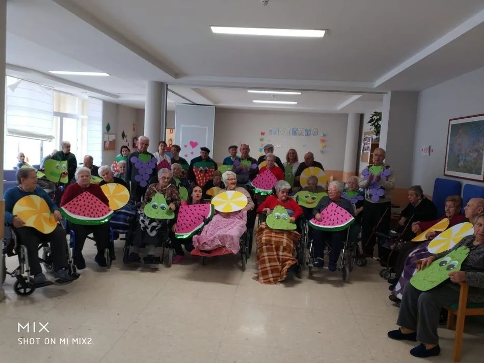 Foto 6 - Colorido Carnaval en la residencia municipal de mayores de Vitigudino  