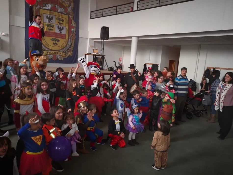 Foto 6 - Los m&aacute;s peque&ntilde;os de Villoria disfrutan del carnaval