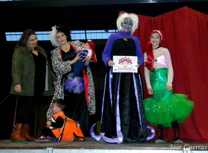 Foto 4 - Macotera vive un colorido martes de Carnaval con una gran fiesta en familia