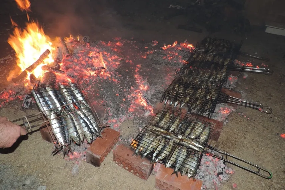 Foto 8 - Aldearrubia celebra el carnaval con disfraces, poes&iacute;a y sardinas