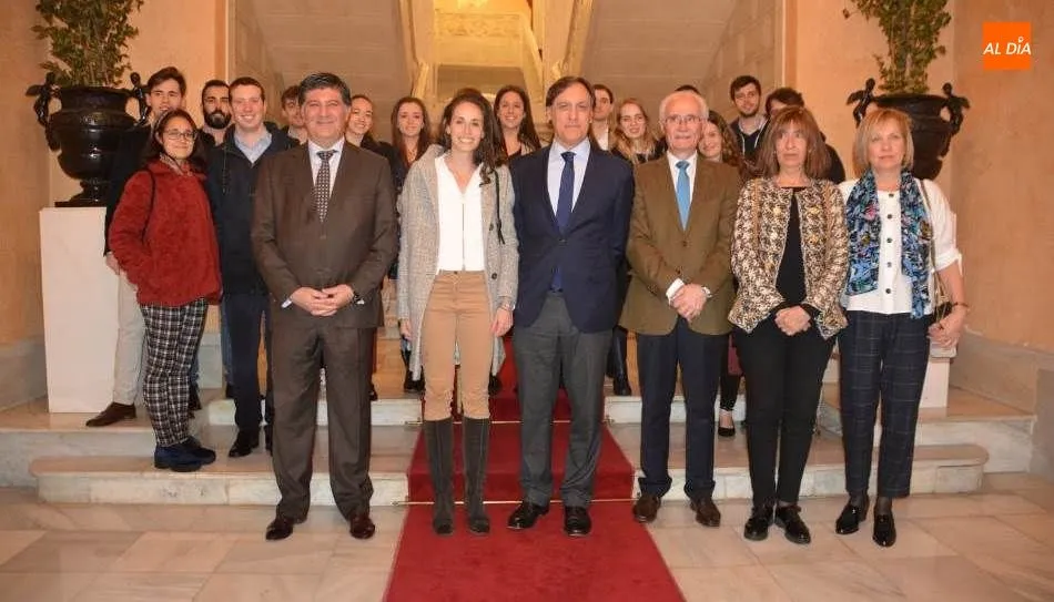 Recepción municipal a los estudiantes salmantinos más destacados del MIR. Foto de Lydia González