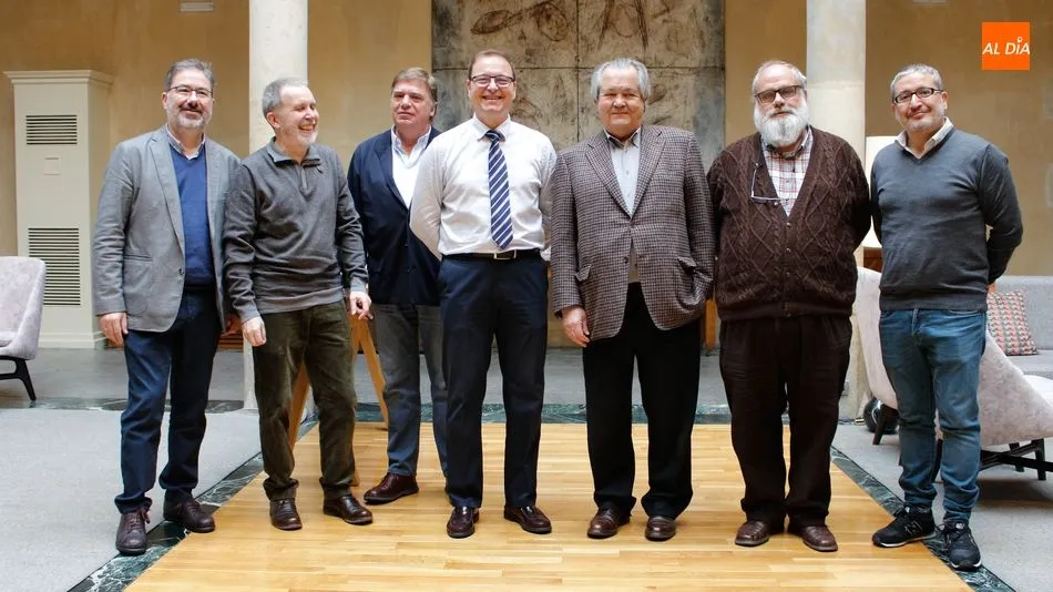 Grupo de editores integrantes de la caravana que hoy ha llegado a Salamanca. Foto: Elena López