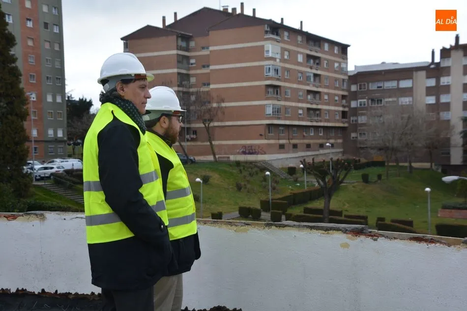 Foto 4 - La piscina exterior del barrio de San Jos&eacute; estar&aacute; lista para el verano y la climatizada en...