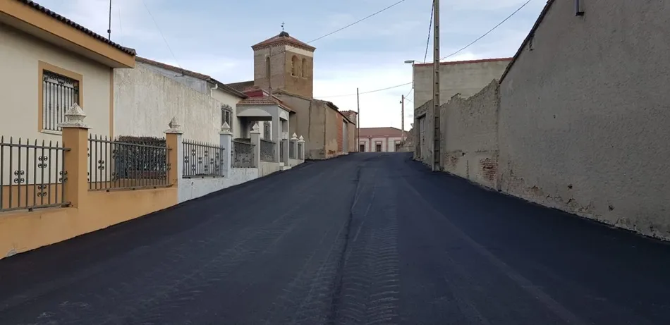 Una de las calles reasfaltadas | Fotos: José Luis Moyano