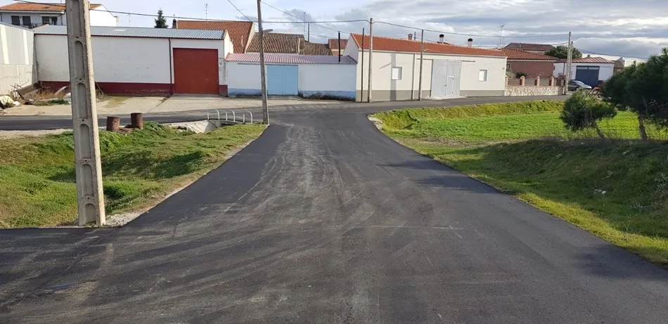 Foto 2 - Renovado el asfalto de varias calles de El Campo de Pe&ntilde;aranda