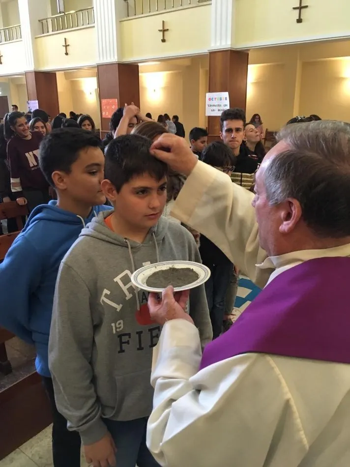 Foto 10 - El Colegio San Agust&iacute;n inicia la Cuaresma con la celebraci&oacute;n de la imposici&oacute;n de la ceniza  