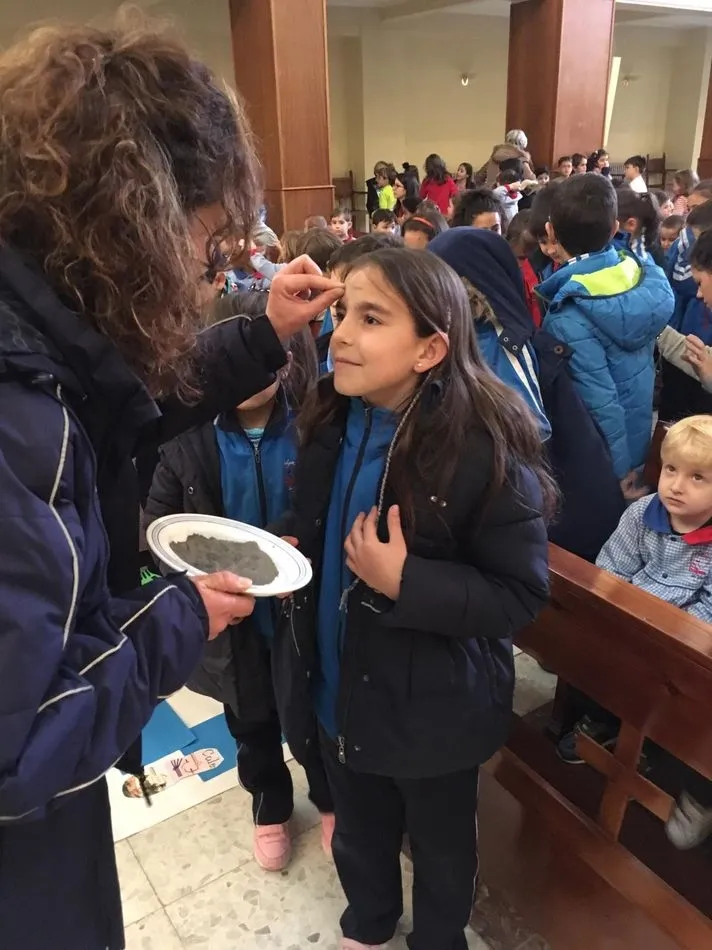 Foto 9 - El Colegio San Agust&iacute;n inicia la Cuaresma con la celebraci&oacute;n de la imposici&oacute;n de la ceniza  