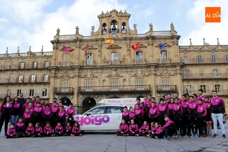 Presentación de la Escuela Promesal en la Plaza Mayor / Elena López