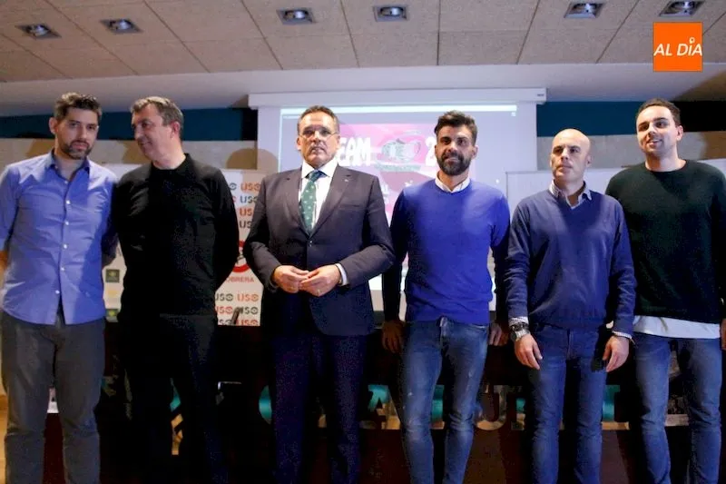 Foto 2 - Javier Guill&eacute;n, &Oacute;scar Pereiro y Heri Frade participan en la conferencia &lsquo;ciclismo profesional y ...