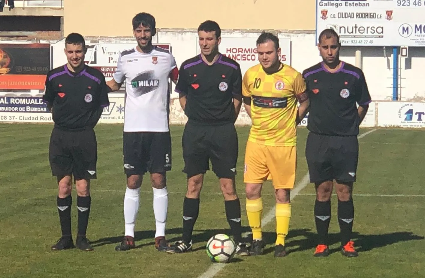 Sequía de goles en el partido carnavalero del Ciudad Rodrigo, en el que se recordó a José Pinto  