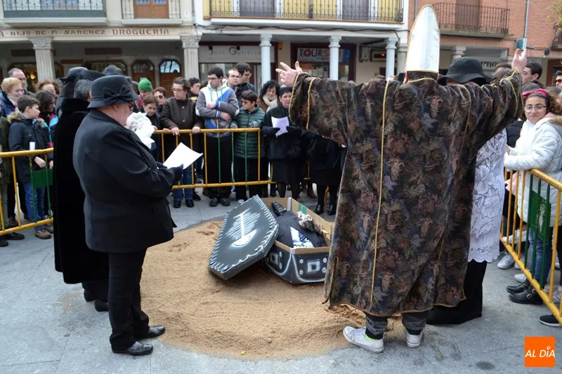 Foto 7 - Lamentos y fuego para despedir al Carnaval en Pe&ntilde;aranda