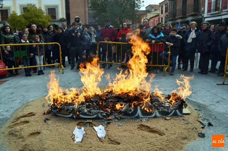 Foto 2 - Lamentos y fuego para despedir al Carnaval en Pe&ntilde;aranda