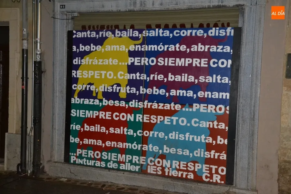 Foto 5 - Un paseo por los paneles decorativos de la calle Madrid  