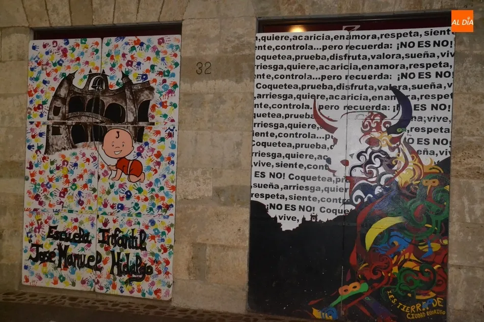 Foto 4 - Un paseo por los paneles decorativos de la calle Madrid  